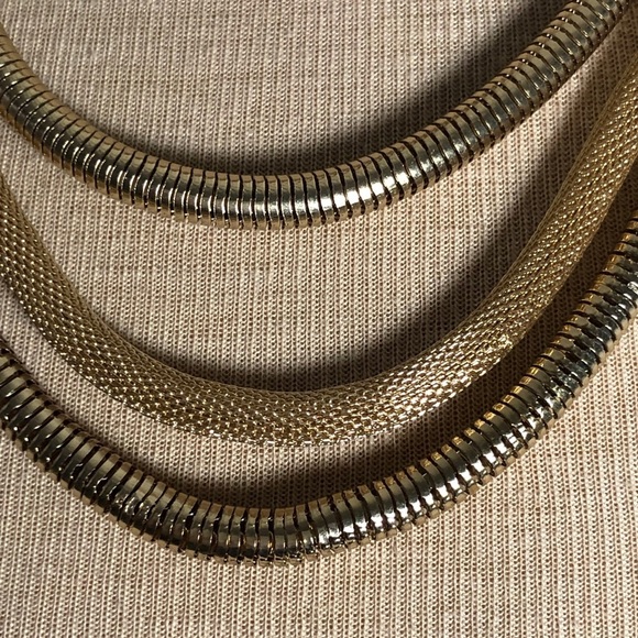 - Vintage Faux Gold Neck Piece. - Picture 3 of 3